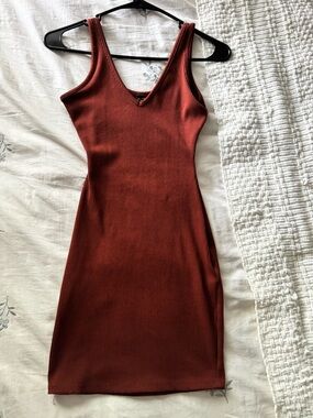Windsor Ribbed V-Neck Midi Dress in Rust